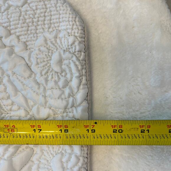 Nicole Miller Home Artelier Cream Pillow Shams Standard 2 Piece Set Quilted - Picture 6 of 6